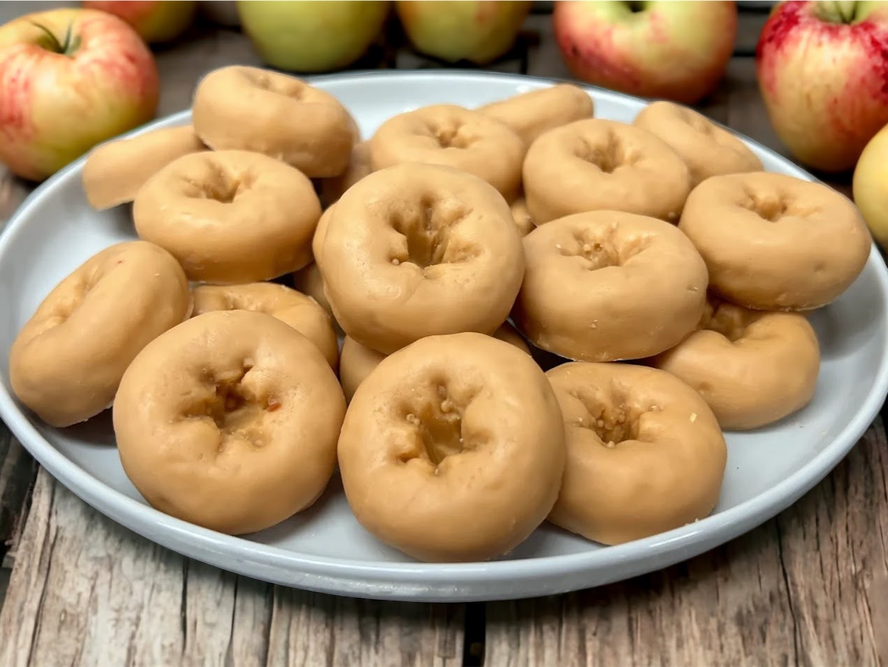 
                  
                    APPLE CIDER DONUTS wax melts | Fake donuts | wax donuts
                  
                