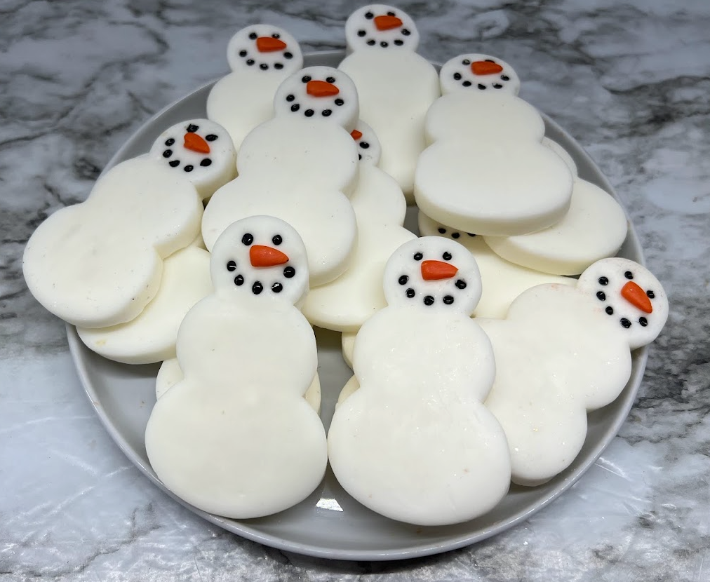 
                  
                    SNOWMAN Winter Christmas wax melts | Jack Frost | Peppermint Vanilla | 4.75 oz | 4 Melts
                  
                