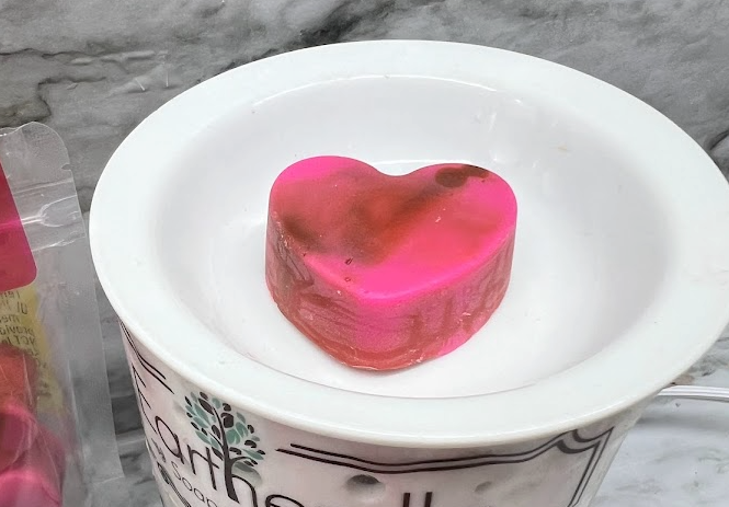 
                  
                    CHOCOLATE RASPBERRY hearts Valentine's Day wax melts | 9 wax melts |  5.5 oz
                  
                