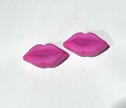 
                  
                    LIPS Kisses wax melts | Valentine's Day | Kiss Me Cupid | 1 oz SAMPLE
                  
                