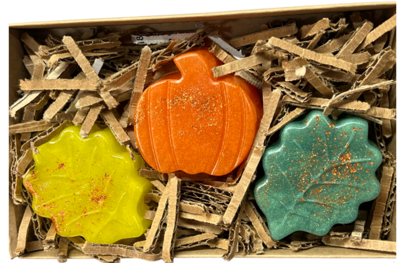 
                  
                    AUTUMN WOODS Fall Pumpkin & Leaves | 9 oz | 3 Soap Bar Gift Set
                  
                