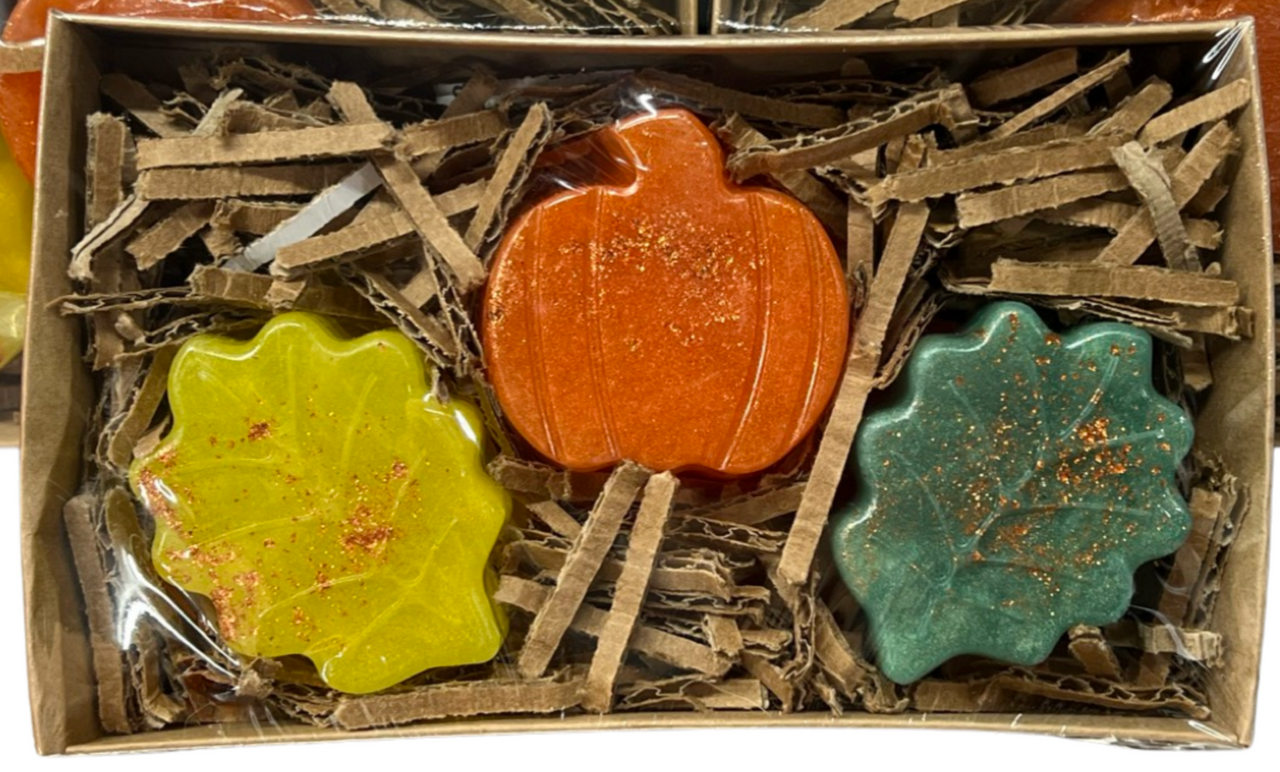 
                  
                    AUTUMN WOODS Fall Pumpkin & Leaves | 9 oz | 3 Soap Bar Gift Set
                  
                