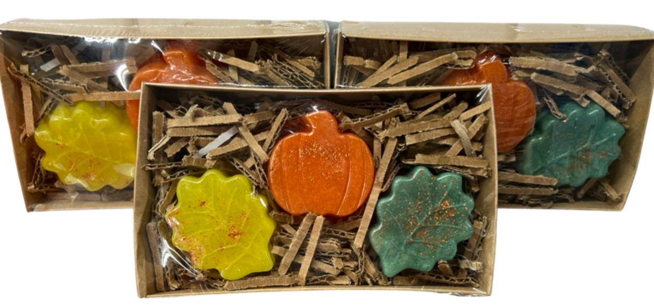 
                  
                    AUTUMN WOODS Fall Pumpkin & Leaves | 9 oz | 3 Soap Bar Gift Set
                  
                
