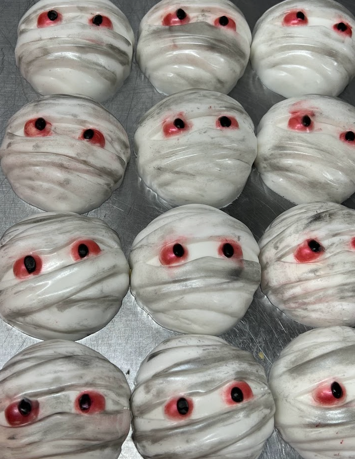 
                  
                    Halloween MUMMY soap bar, 4 oz | Glow in the dark | Autumn Night scent
                  
                
