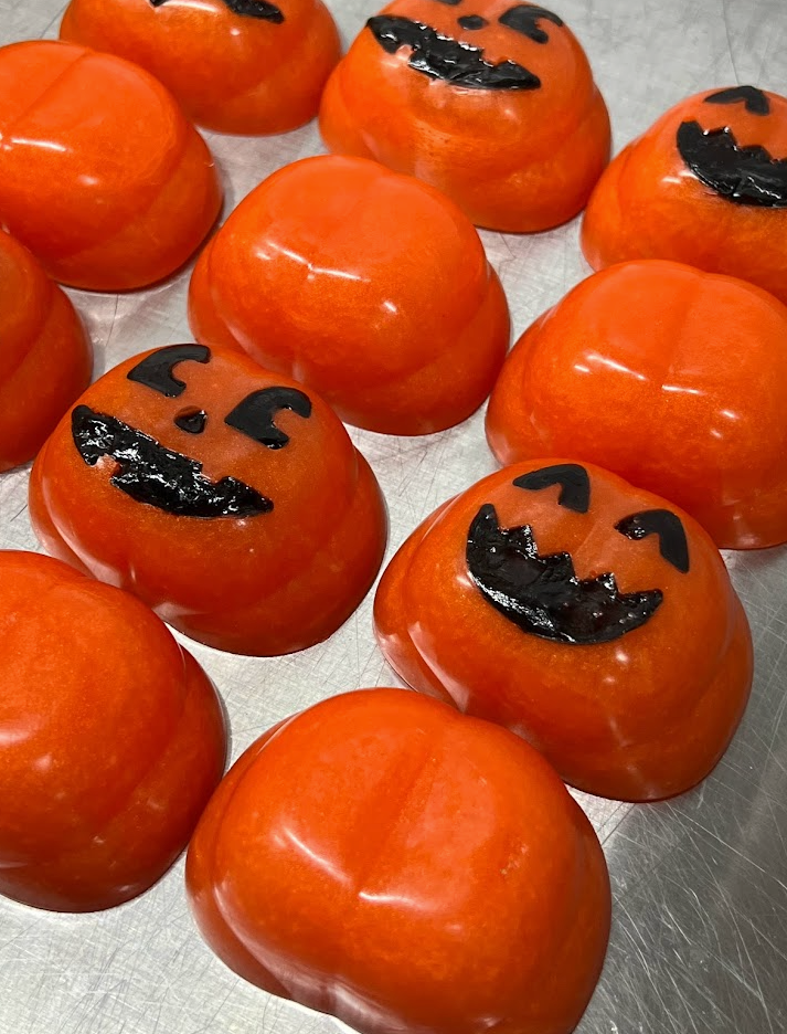 
                  
                    Halloween PUMPKIN LOOFAH soap bar, 3.75 oz | Pumpkin Pretzel Latte scent
                  
                