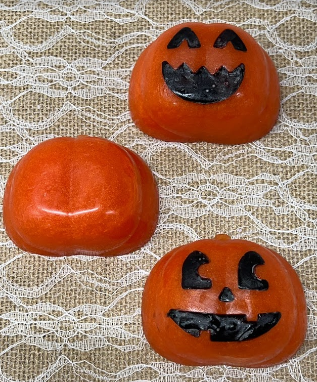 
                  
                    Halloween PUMPKIN LOOFAH soap bar, 3.75 oz | Pumpkin Pretzel Latte scent
                  
                