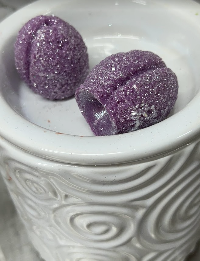 
                  
                    SUGAR PLUMS realistic wax melts | Fake Food | Christmas
                  
                