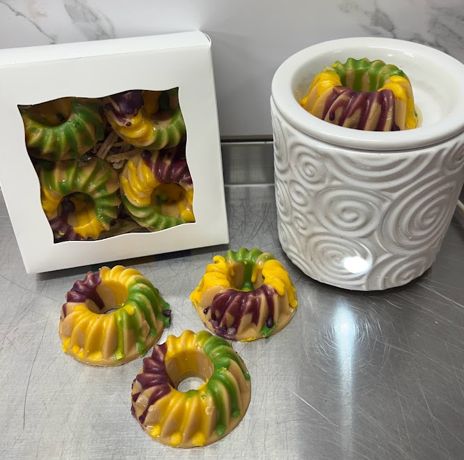 
                  
                    MARDI GRAS King Cakes mini bundt cake wax melts | Cinnamon Bun | 4 Melts | 4.5 oz
                  
                