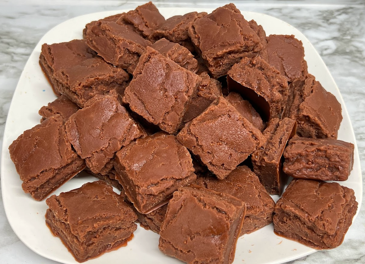 
                  
                    Realistic Chocolate Fudge BROWNIES Wax Melts | 6 Melts | 5.75 oz
                  
                