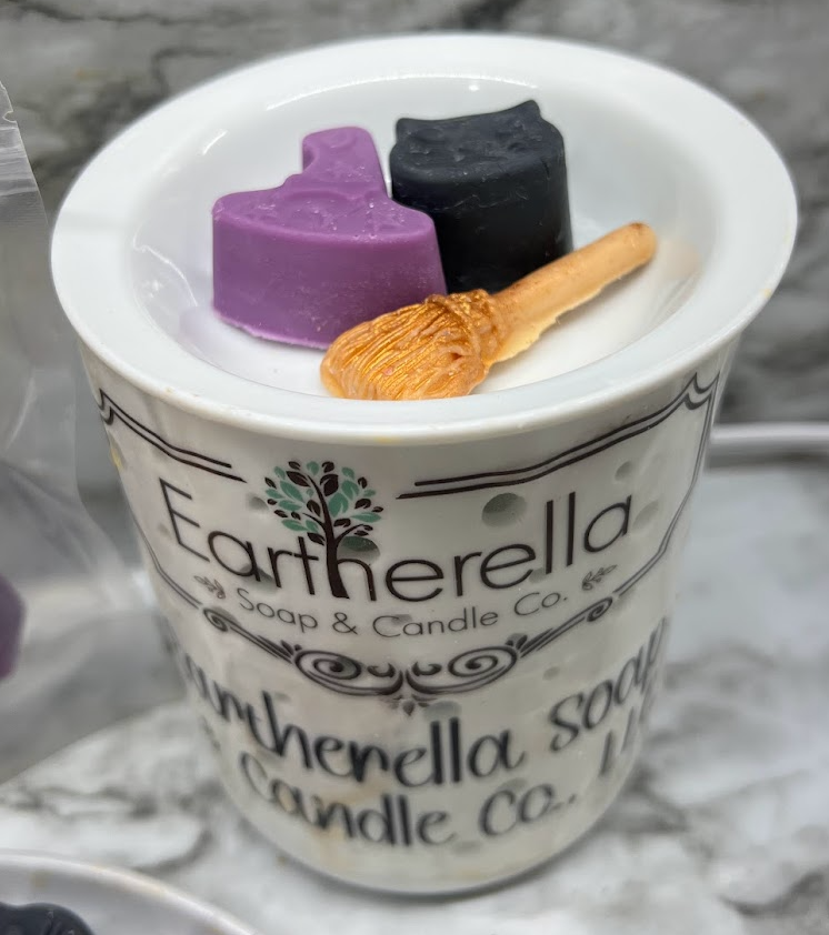 
                  
                    HOCUS POCUS inspired wax melts | Witch Hats, Broomsticks, Black Cats | 5 oz
                  
                